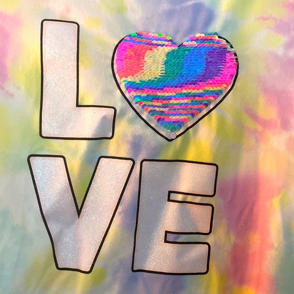 42 💜Girls size 10/12 tie dye pastel shirt with flip sequin heart - Picture 4 of 5
